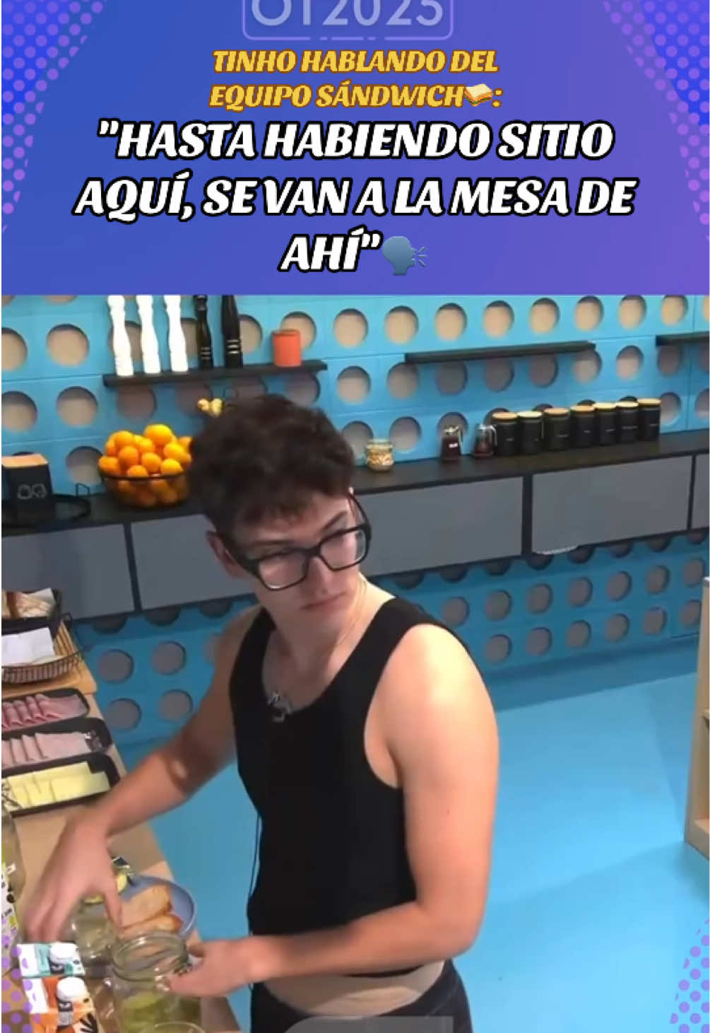 Tinho hablando del equipo sándwich: 