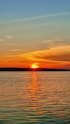 Dari senja memgajarkan kita bahwa keindahan itu tidak selamanya datang dari awal 😊😊😊✌️ #wakatobiisland🏝 