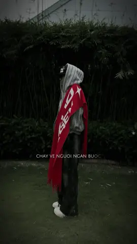 Chạy về người ngàn bước, cớ sao người lại từ khước?