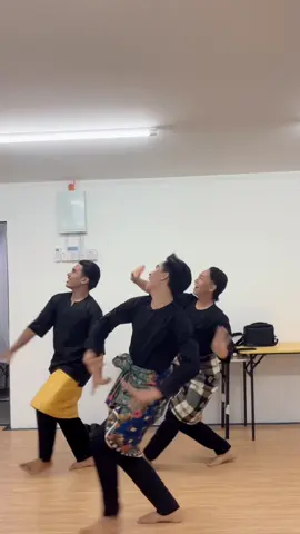 NurLela 🕺🏻 dc:@Fairuz Fee Tauhid @Haziq Rosebi dancer :@M @halohai☁️ #fyp #masukberanda #nurlela #dance #haziqrosebi 