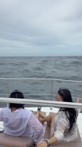 บอบแล้วบอบแล้ว คลื่นทั้งเพ วิ่งมั่งหลบไปถึงมั่งไม่ถึงมั่ง#ทะเลอันดามัน🌈🐳 #เด็กใต้ป้ายพังงา #ไต๋อีนตะมะซิ่ง #เกาะสิมิลัน #ชีเย่มาครับ 