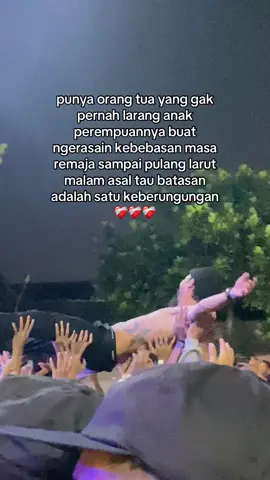 hidup lebih lama bapak iboookkk🫶🏼🫶🏼☘️ #theclovesandthetobbaco #konsermusik 