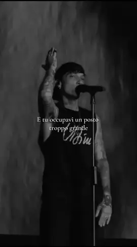 Pensando che poi tanto arriva❤️‍🩹 #ultimo #quellacasacheavevamoinmente #concerto #concerts #fyp 