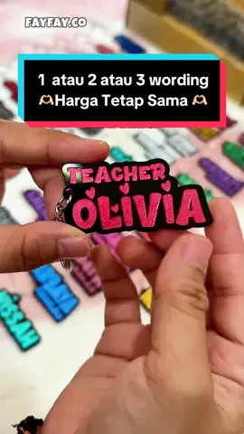Replying to @dyranoor Harga maintain sama untuk 1 wording atau 2 wording atau 3 wording per keychain ya 🤗  #keychain #keychaincustom #acrylickeychain #personalizedgifts #keychainnama 
