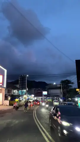 he he he duduk wee😆#palabuhanratu #palabuhanratusukabumi #alunalungadobangkong 