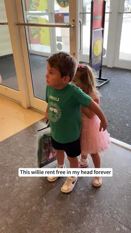 Her protector is her brother❤️#bigbrother#sister#siblinggoals#bigbrotherlove#brotherandsister 