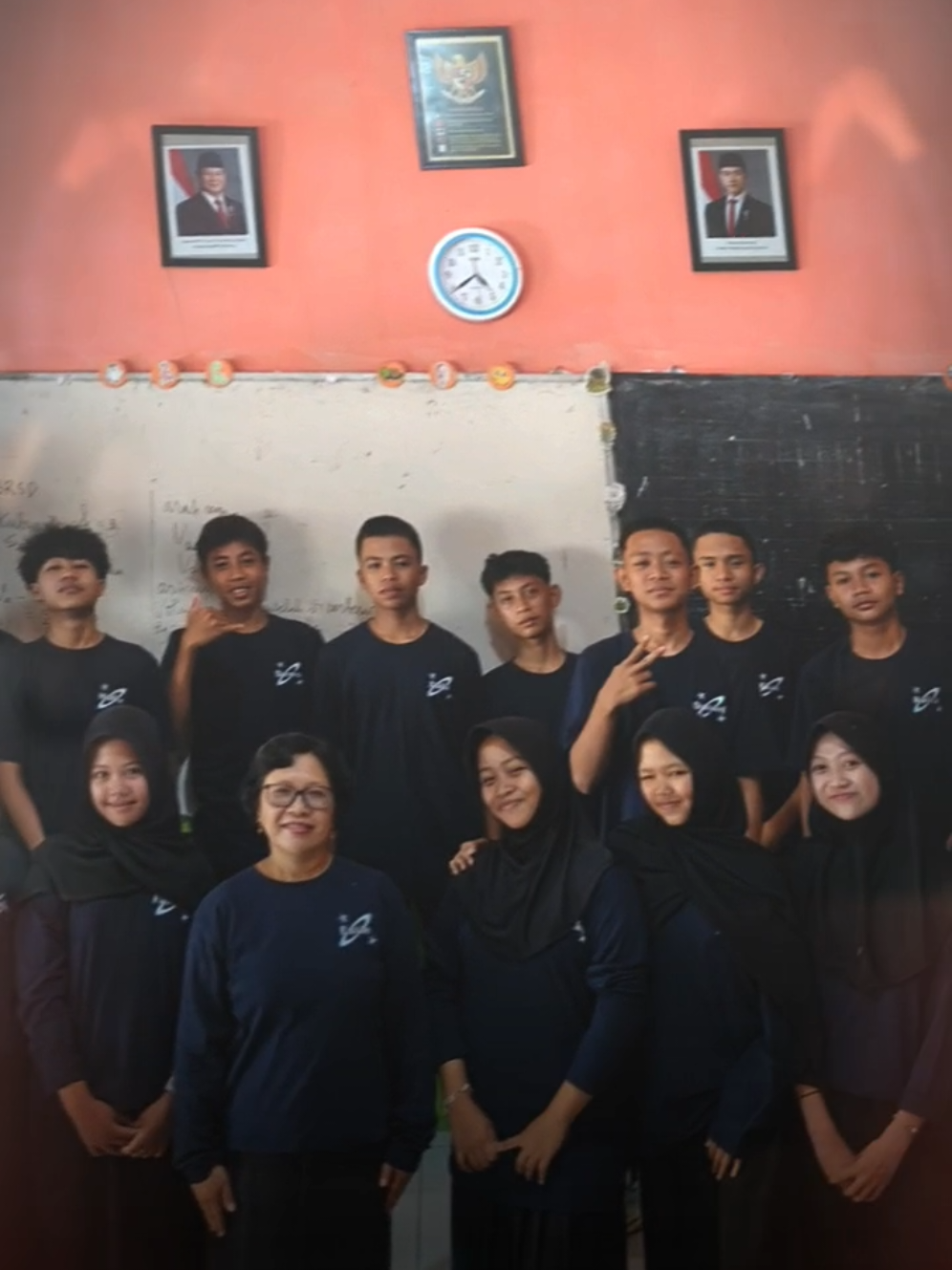 cihuyy👅#promomakanharian #smpn1tapen #bondowoso #fyp #4u 