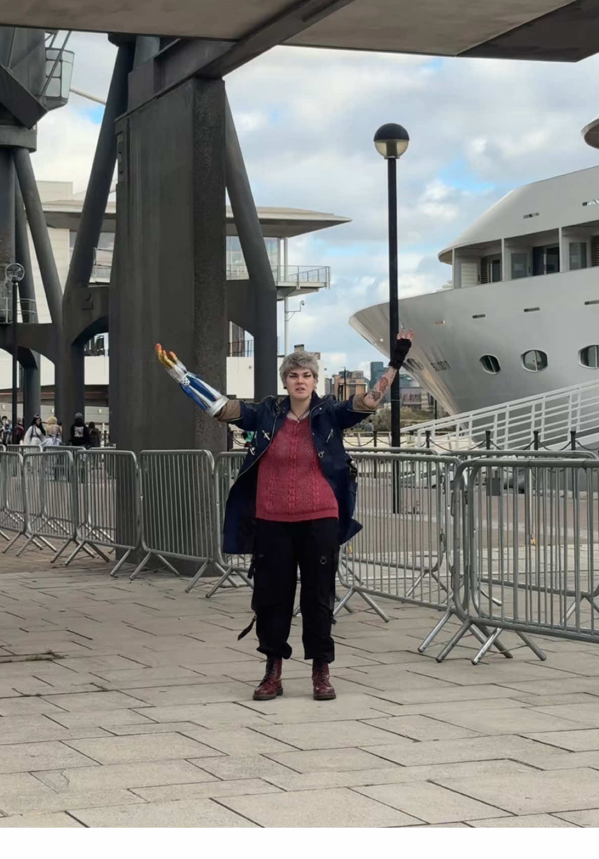 Been wanting to do this all year😅😭😂 @Explosive Fish @MCM Comic Con @EGXOfficial #comiccon #mcmcomiccon #londonmcmcomiccon #devilmaycry #cosplay 