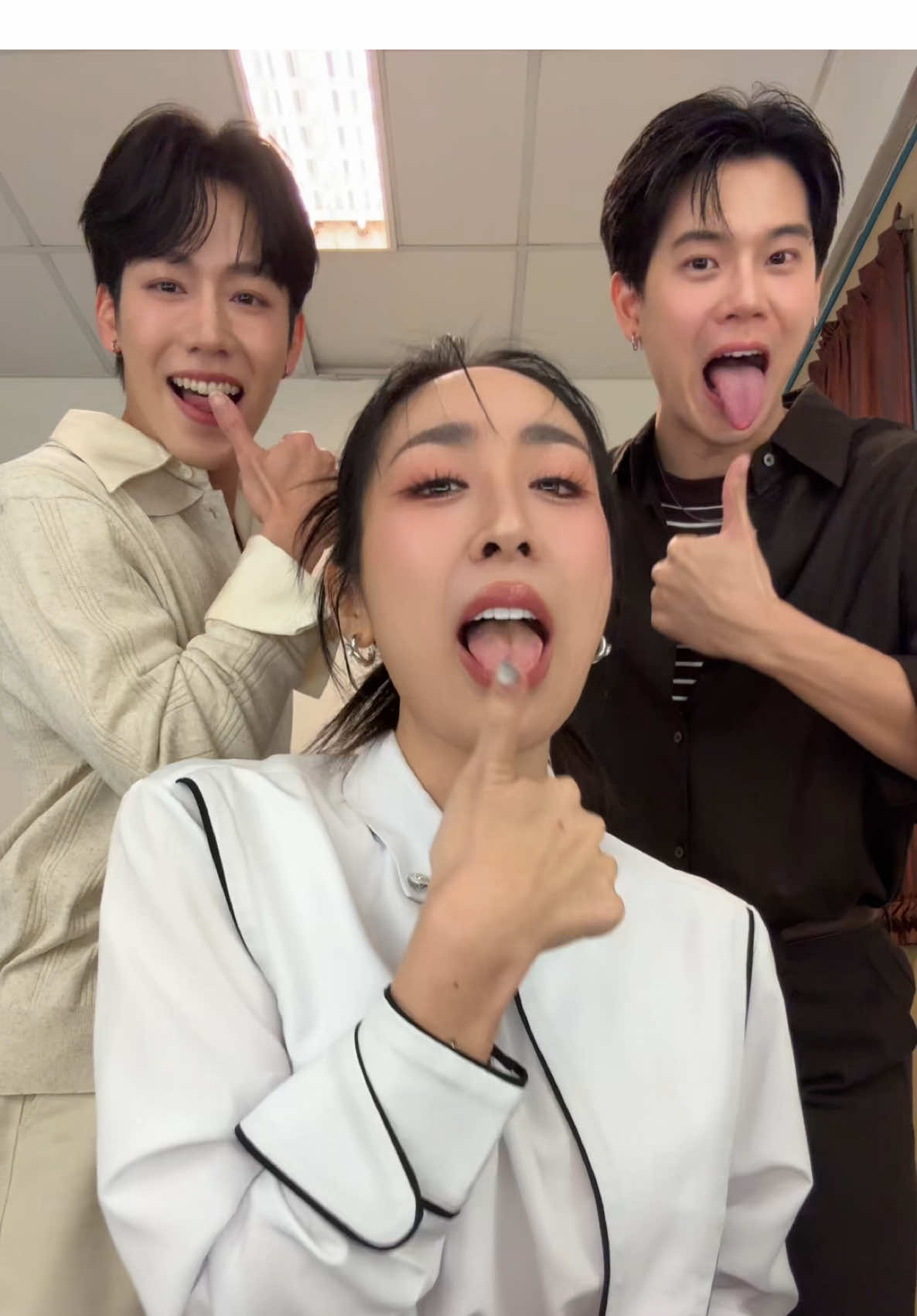 รางวัลคนเก่ง #หยิ่นวอร์โซล ฟอเอเวอร์ 😂😂😂 #หยิ่นอานันท์ #วอร์วนรัตน์ #yinyin_anw #warwanarat 