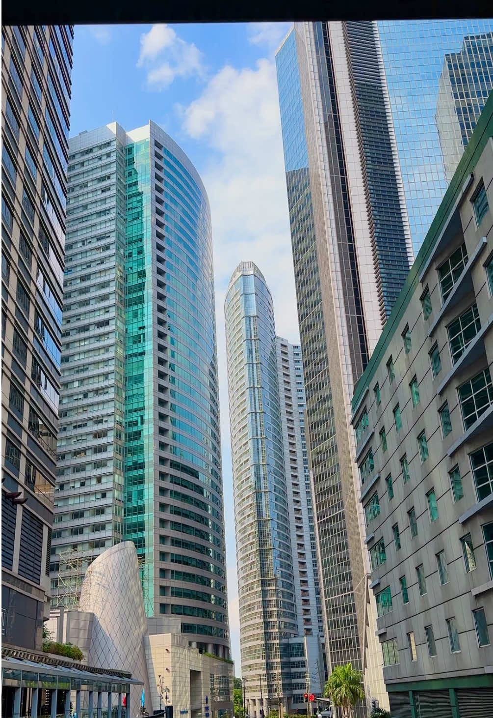 Beautiful view of skyscrapers in Makati | Metro Manila, Philippines 🇵🇭