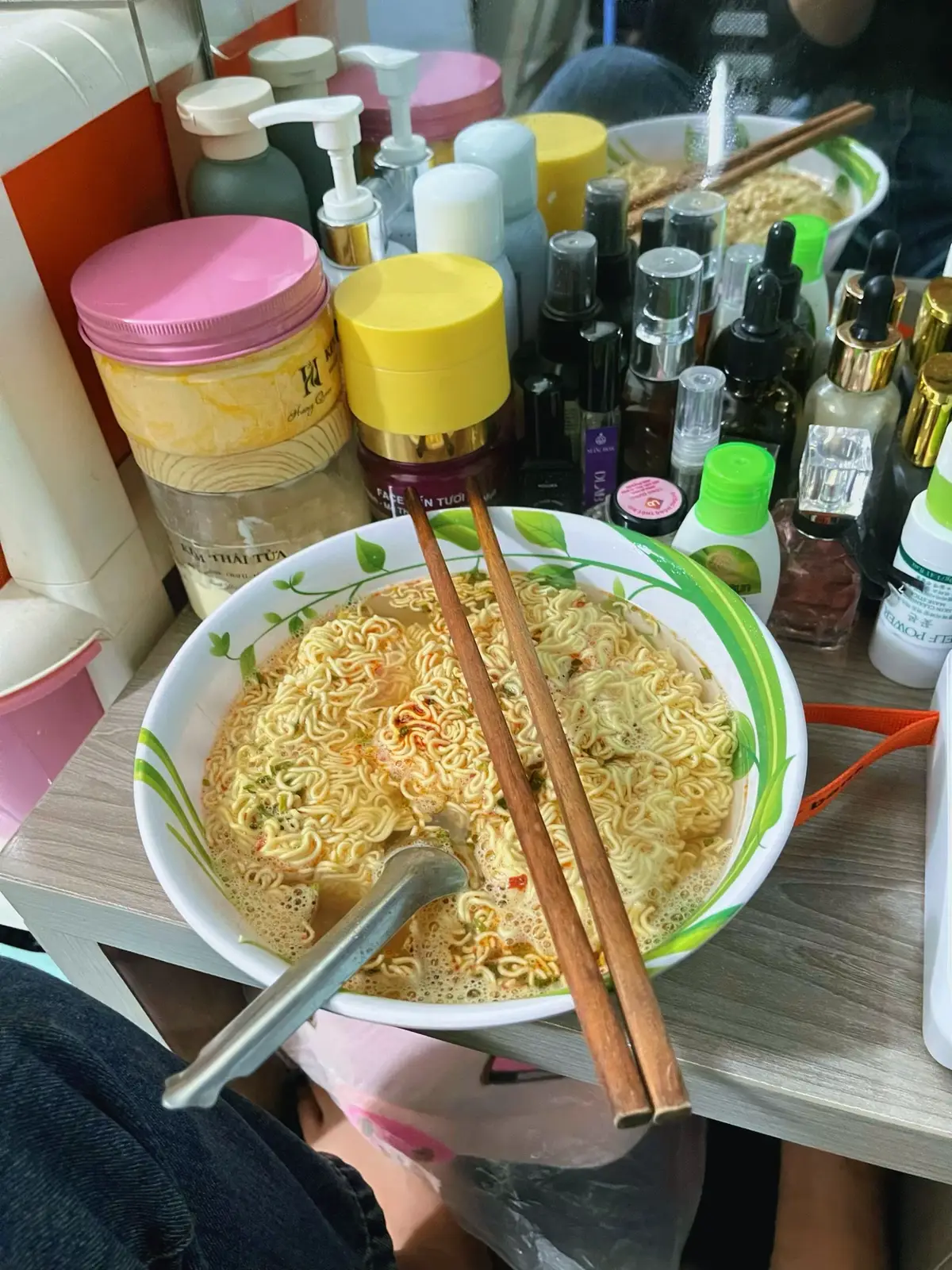 Cũng như năm tháng đó, chỉ có bản thân mình mới hiểu được mình khổ sở ra sao..#tamtrang #suy #côcngnhanchamchi🥰 #stt_buồn_tâm_trạng #doicongnhan 