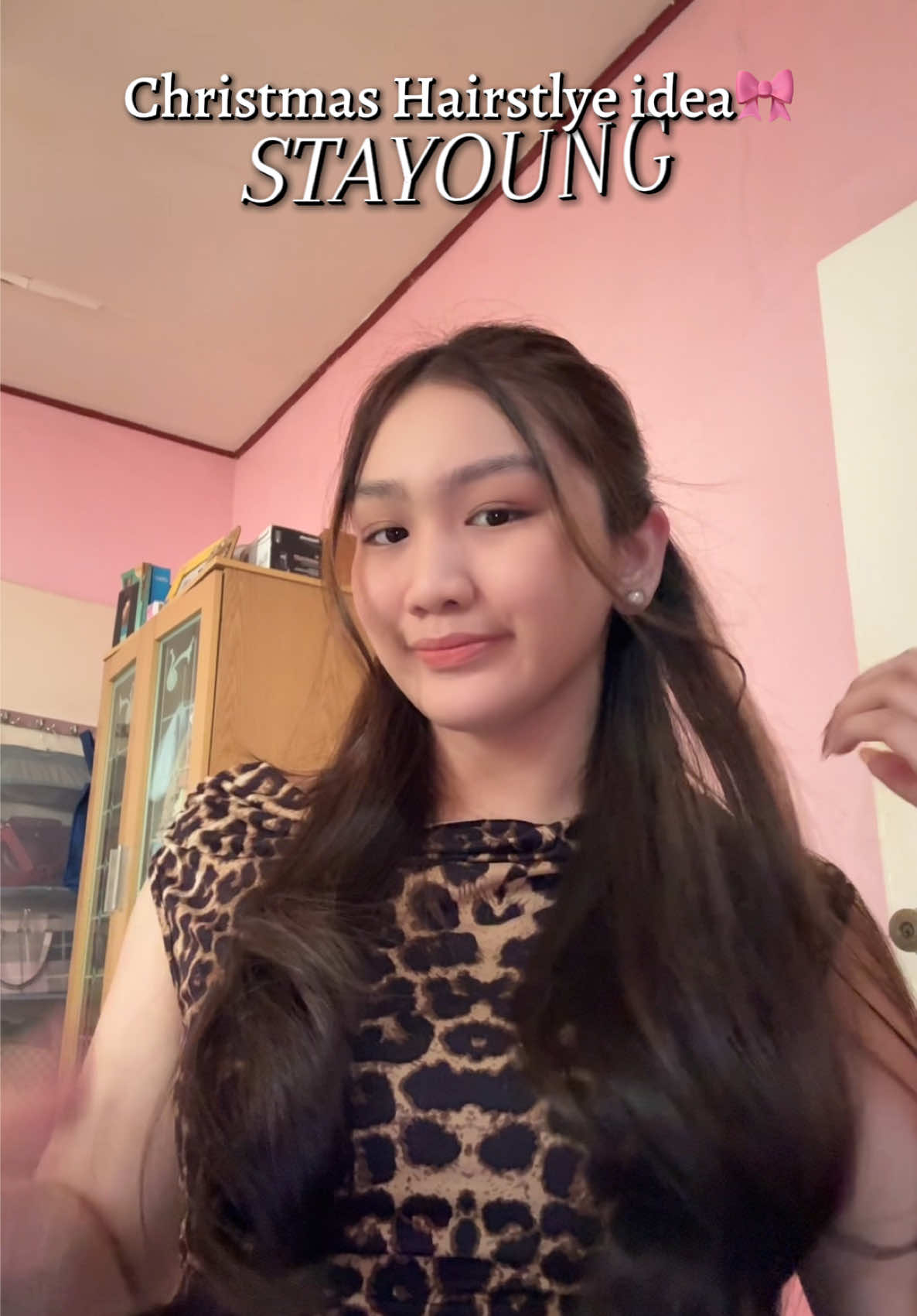 simple christmas hairstyle🥰 @STAYOUNG.LIVE @STAYOUNG.PH @STAYOUNG Official  #stayoung #stayounghairstyler #stayoungPinkEdition #stayoungpinkmagic
