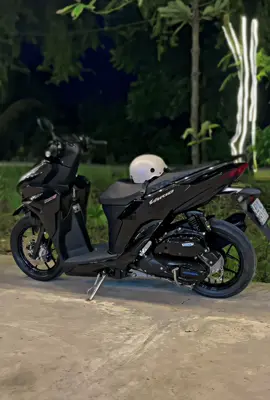 Đen bóng là 1 cái j đó #xuhuong #thieune #vario125 #xh 