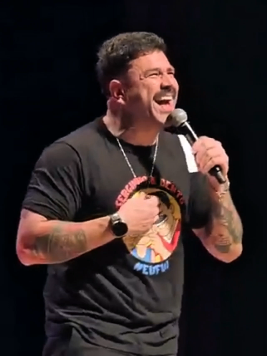 😂 Melhor Resposta Infantil da História! 😂 . . . No Stand up do Serginho Lacerda (@serginholacerda) fii feita a pergunta... Quais partes do corpo começam com a letra 