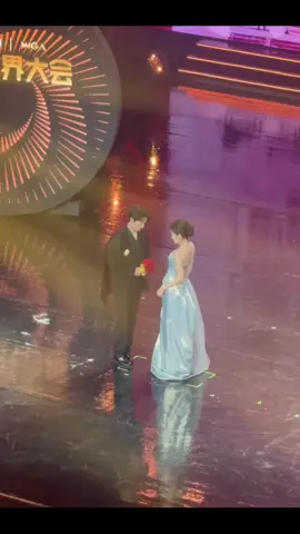 Sweet ឡើងស្រម៉ោចរោមឆាក🍯🥹🤍#  #zenghui #hanyutong #weibotvandinternetvideosummit2025 #xh #couple 