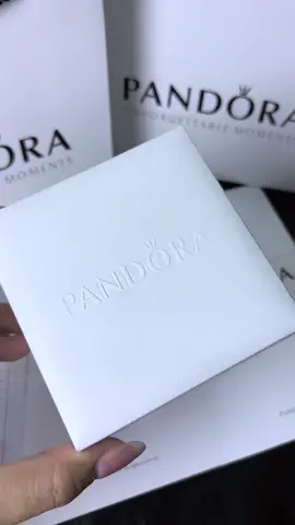 Lắc tay xinh iu💋♥️#tiembaongo157_ #xuhuongtiktok #xuhuong #vairal_video #ilovetiktok #pandorajewelry #pandorajewelry #lactaynuxinh 