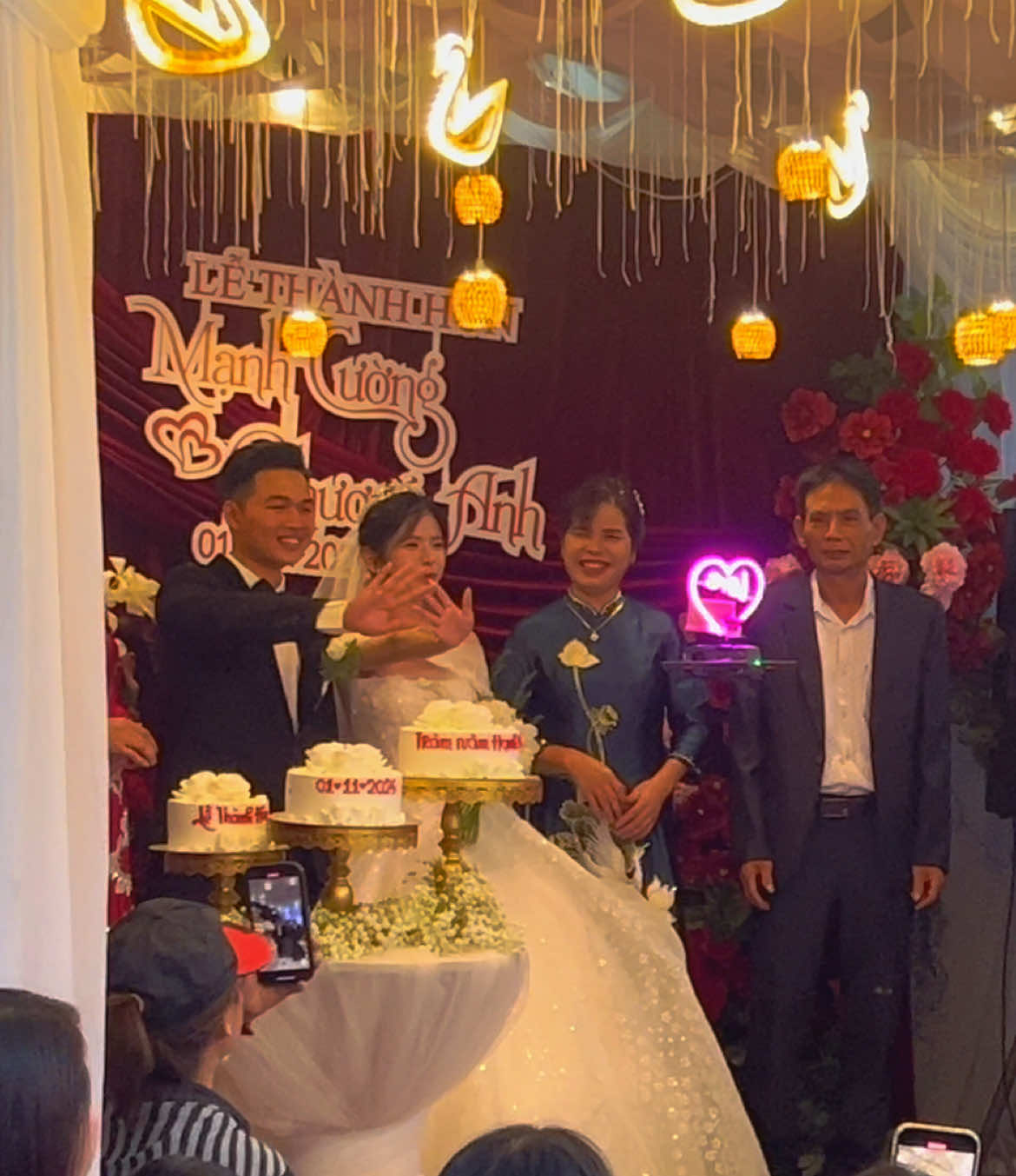 Hậu trường trao nhẫn cưới bằng drone cho anh chị ở Hà Nội, mọi người có nhu cầu liên hệ em nhé 🥰 #traonhancuoi #drone #damcuoi 