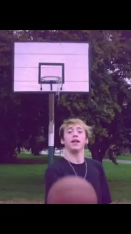 See #paulolondra #chicaparanormal #paulolondraedits #fyp #temazo 