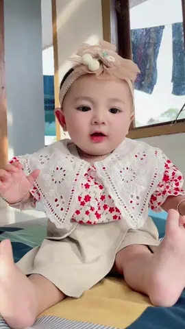 Masa sih gak mau samaan😚😻#massyaallahtabarakallah #ootdanakperempuan #outfitbayi #setcelviral #bayilucu 