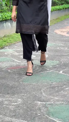 সবার মতো না — একদম তোমার মতো। 👠 UNQ মানে: 💖 অন্যরকম ডিজাইন, অন্যরকম ফিল 🎨 রঙে ট্রেন্ডি, ফিটিং-এ পারফেক্ট 🩰 পা রাখলেই বোঝা যায় – এটা “Just for You” 📦 Delivery Info: 🚚 ঢাকা – ক্যাশ অন ডেলিভারি (৩–৪ দিন) 🚚 ঢাকার বাইরে – অগ্রিম পেমেন্ট (৩–৫ দিন) 👣 সাইজ: ৩৫–৪১ 🔧 কাস্টম: ৩৪, ৪২, ৪৩, ৪৪ 📲 অর্ডার করতে কল করুন: 01602265008 💬 মেসেজ দিন: m.me/bsvfashion 💬 UNQ – কারণ তুমি সাধারণ নও, তোমার জুতাও না। ✨ BSV Fashion – Walk Different, Stay Unique. 🔖 ##UNQbyBSV##BSVfashion#tandingvideo #froyou #vairal @Mou🎀 