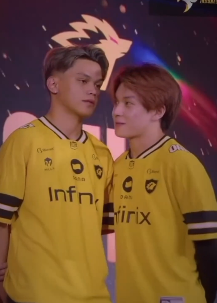 kira-kira kairi ngomongin apa ya ke skylar🤔 #kairi #skylar #onicesport #MPLIDS16 #weownthis 