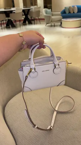 #tascantik #taswanita #tasselempang #handbag 