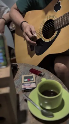 Yg pengen pake aksesoris samaan bisa cek kerkun/showcase manteman🙏🏻🥰 #pelampiasan2 #coversong #tongkrongan #liriklagu #sadstory 