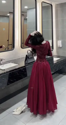 Váy đỏ chứng tỏ….