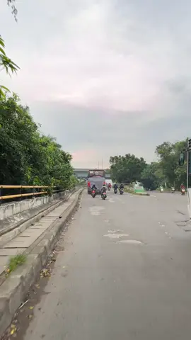 Paling lama berapa jam ni kalo macet2 disini 📍Jl Maspion #mm2100cibitung #karyawanpabrik #buruhpabrik #kulipabrik #fypシ゚ 