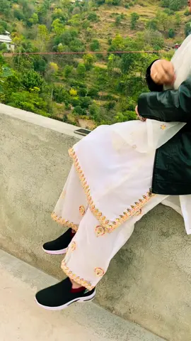 Pali pashe ta chorwny Mary yar no mana Tara kal  kut no#shabnamrafiq #standwithkashmir #foryou #viralvedio #alltiktok 