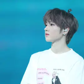 Disini Sakuya keliatan bgt nahan nangis, padahal gapapa dek kalo saku pengen nangis🥹😭 noona pengen liat bibir saku yg turun ke bawah kaya kata sion hyung🥹 ini moment bahagia buat kita semua karna itu kalo saku nangis, noona bahagia walaupun noona ikut nangis😭  Cr. oven. #NCTWISH #sijeuni #nct #smtown #sakuya @NCT Official 