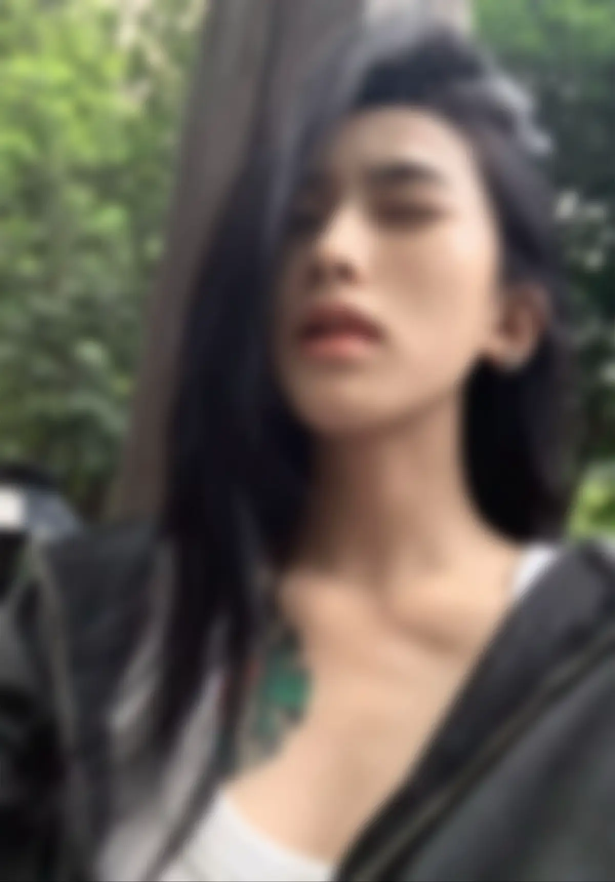 美丽的花朵终究会凋谢 如果你说你爱他们但不保留他们，爱情就会结束。 ”hoa đẹp rồi hoa cũng tàn nói yêu mà không biết giữ thì tình cũng tan.