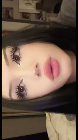 my period changes my face shape and i hate it 