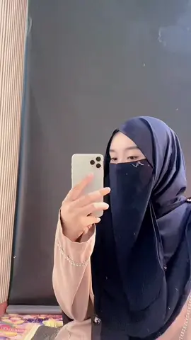 suka banget sama standing mirror nyaa😍 yang aku pake ukuran 170x60 #fyp #foryoupage #masukberanda #xyzbca #standingmirror 