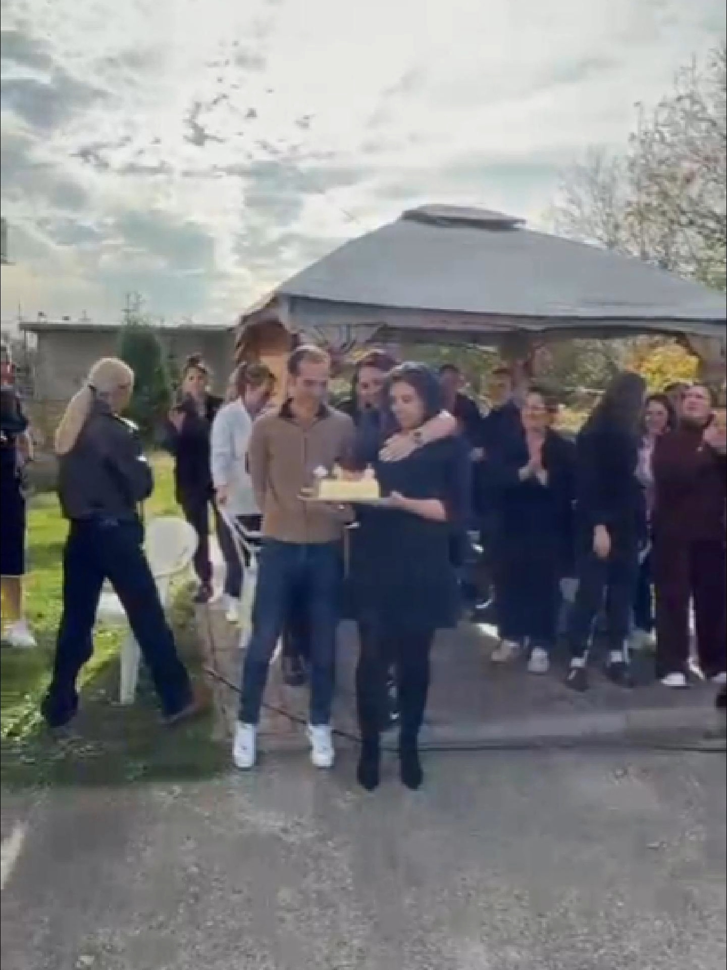 🎉 Astăzi sărbătorim doi oameni minunați din echipa Denta Clinic! 🦷💙 La mulți ani, Oana – sufletul din spatele cifrelor și echilibrului financiar, o adevărată manageră de excepție, care ține totul sub control cu calm, eleganță și zâmbetul mereu prezent. 💼✨ La mulți ani, Mihai – omul din spatele camerelor, ideilor și creativității din marketing, mereu cu energie, viziune și un strop de umor care face echipa să zâmbească zilnic. 📸💡 Vă dorim sănătate, inspirație, putere și momente frumoase alături de cei dragi! 🎂🥂 Echipa Denta Clinic vă mulțumește pentru implicare, seriozitate și pentru că faceți parte din această familie! 💙 #DentaClinic #EchipaDentaClinic #LaMultiAni #TeamSpirit #Oana #Mihai #EchipaCareZambeste #FamiliaDentaClinic