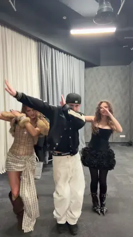 @SIMKA @virsixz ☆彡 