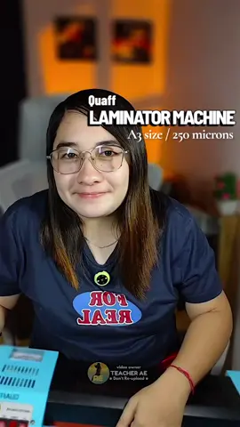 Takot kang maglaminate kasi baka mag jam or magka wrinkle? Don't worry, itong Quaff Laminator Machine, tatanggalin nito lahat ng kaba mo. Blue or Black Laminator? Watch here ➡️ @Teacher Ae #laminator #laminatormachine #quafflaminator #quafflaminatormachine 