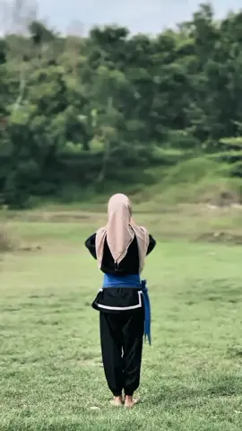 hanya menirukan gerakan nya tidak dengan sifatnya🌹