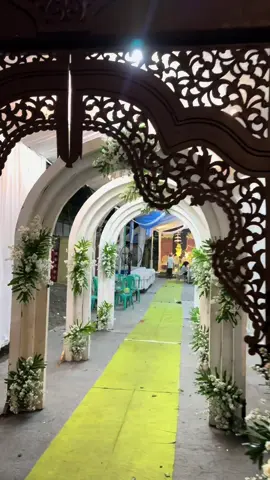 Dekorasi Gebyok Jawa ukuran 6m ✨ Cuma 13jt an saja sudah lengkap. ✅ Dekorasi set ukuran 6m ✅ Tenda total 18m ✅ Pintu masuk & lorong ✅ Full Karpet ✅ Sound Sistem & Diesel Info PL ☎️087831655231 #dekorasidemak #dekorasikudus #dekorasigrobogan #gebyokjawa #dekorasisemarangdemak 