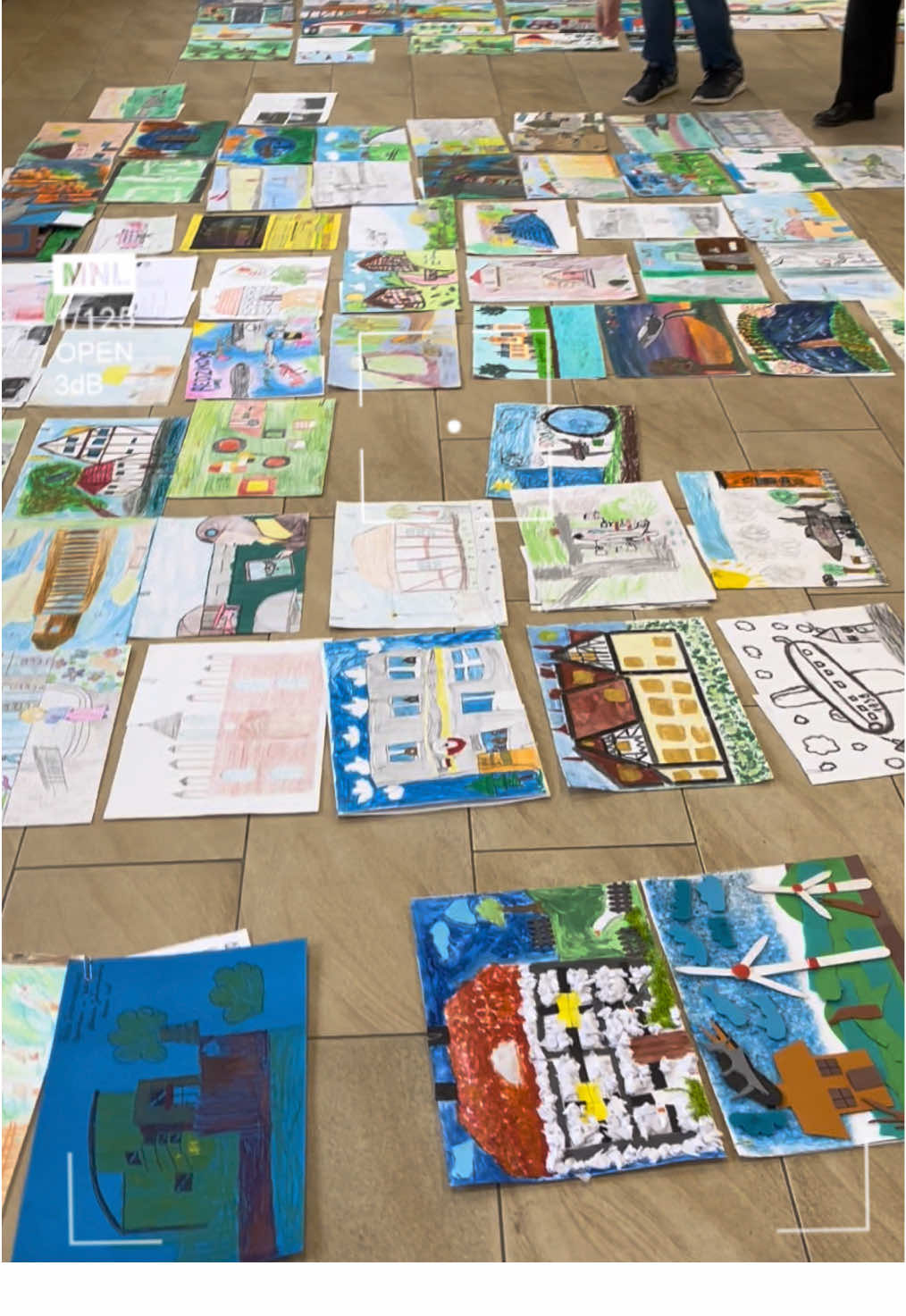 Tak wiele prac dotarło do CKiBP 🙌🏼💪🏼 Teraz trwają obrady jury. #konkurs #konkursplastyczny #niepodległość #NaszaGminaNaszaWolność 