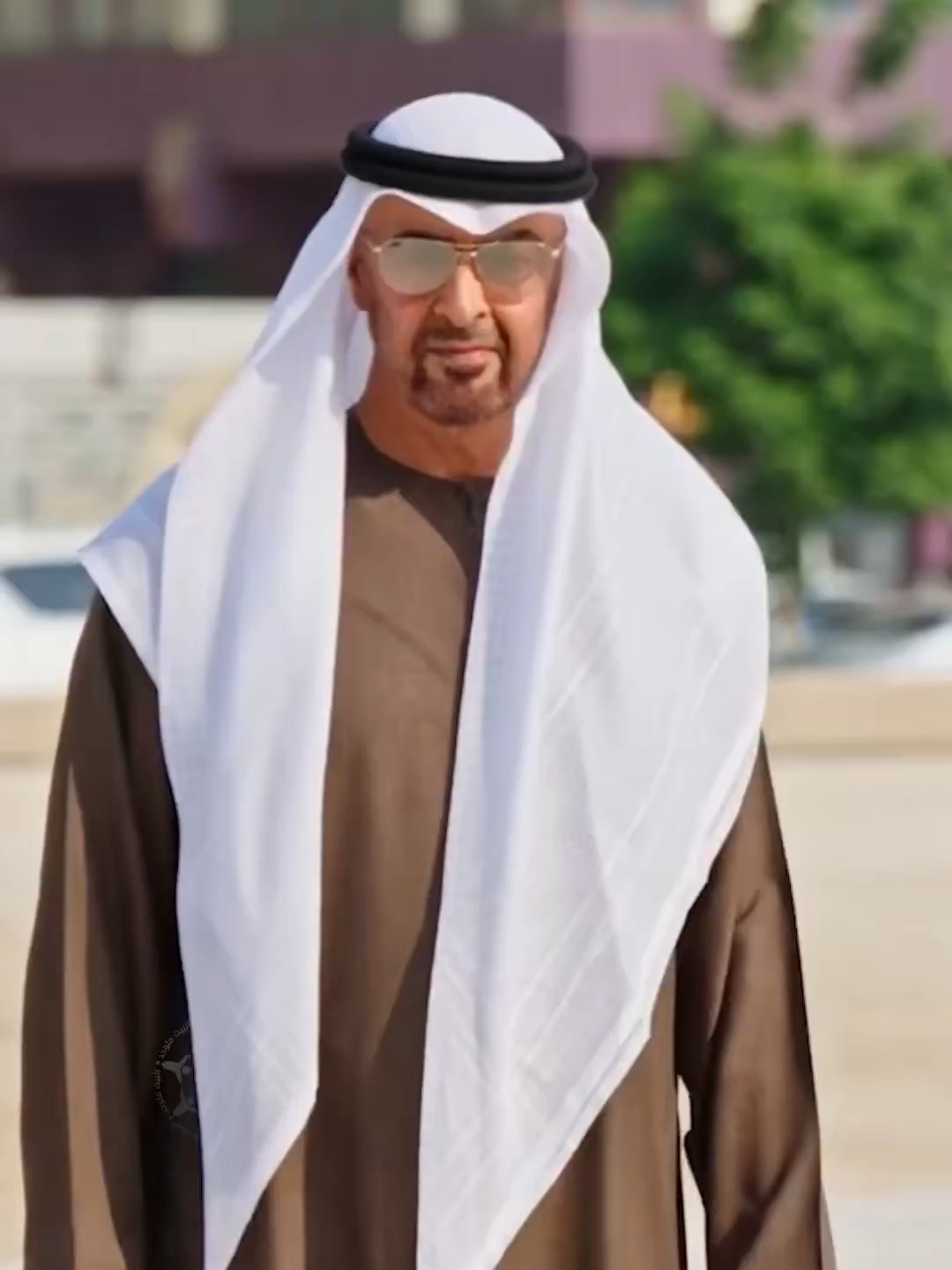 لولاك نحنـــا مــا اعتزينــا عزايــــم لا يمكـــن تليـــن لا هنــــت يا ليث العرينـــا يا قدوة شيـوخ مياميـــن موقفك دايـــم يحتمينــــا و نـضد بك كل المعاديـــن . . #رئيس_الدولة #محمد_بن_زايد #محمد_بن_زايد_عزنا_وفخرنا #يوم_العلم  #يوم_العلم_الإماراتي 🇦🇪