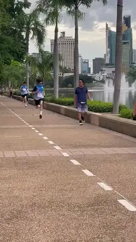 တစ်ယောက်ထဲတော့အူမတက်နိုင်ဘူးရှင်🤭🫶💛💜🥰👑  AouBoom‌လေးတို့ရဲ့ Video အဟောင်းလေးနဲ့ဒီအသံကိုက်ညီနေရောမား