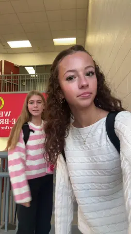 Mornin babes @Alexis #fitcheck #school #fyp #curlyhair #friends