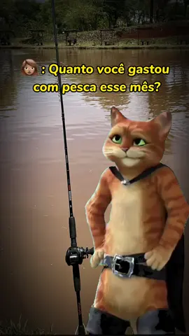 Quando a mulher pergunta quanto eu já gastei com pesca esse mês… e eu começo a lembrar da última carretilha, vara nova, ração, boia, anzol, isca, essência… 😅 Mas calma amor, foi tudo investimento! 💸🎣 #PescaEsportiva #Meme #TambaZone #FishingBrasil 