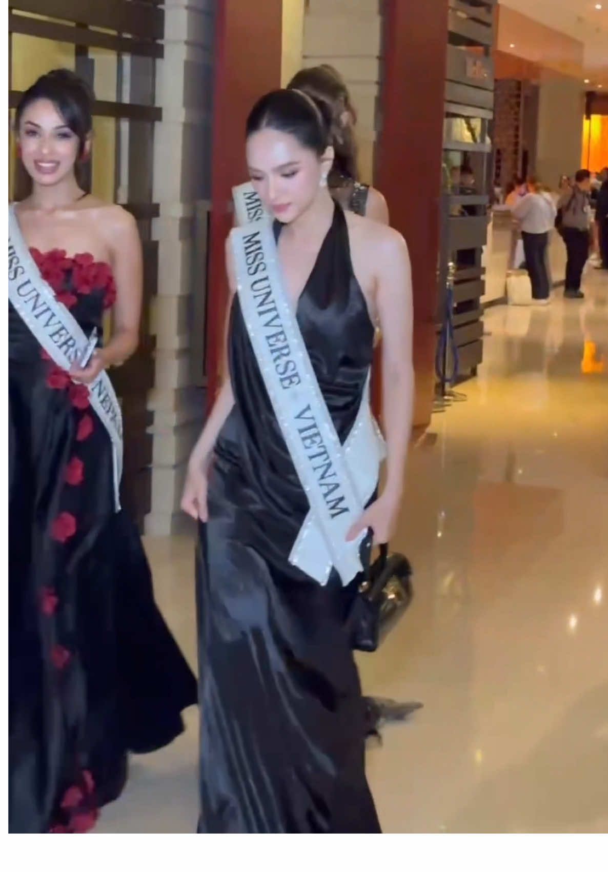 Dinner 🖤 #huonggiang #missuniverse #tiktokgiaitri 