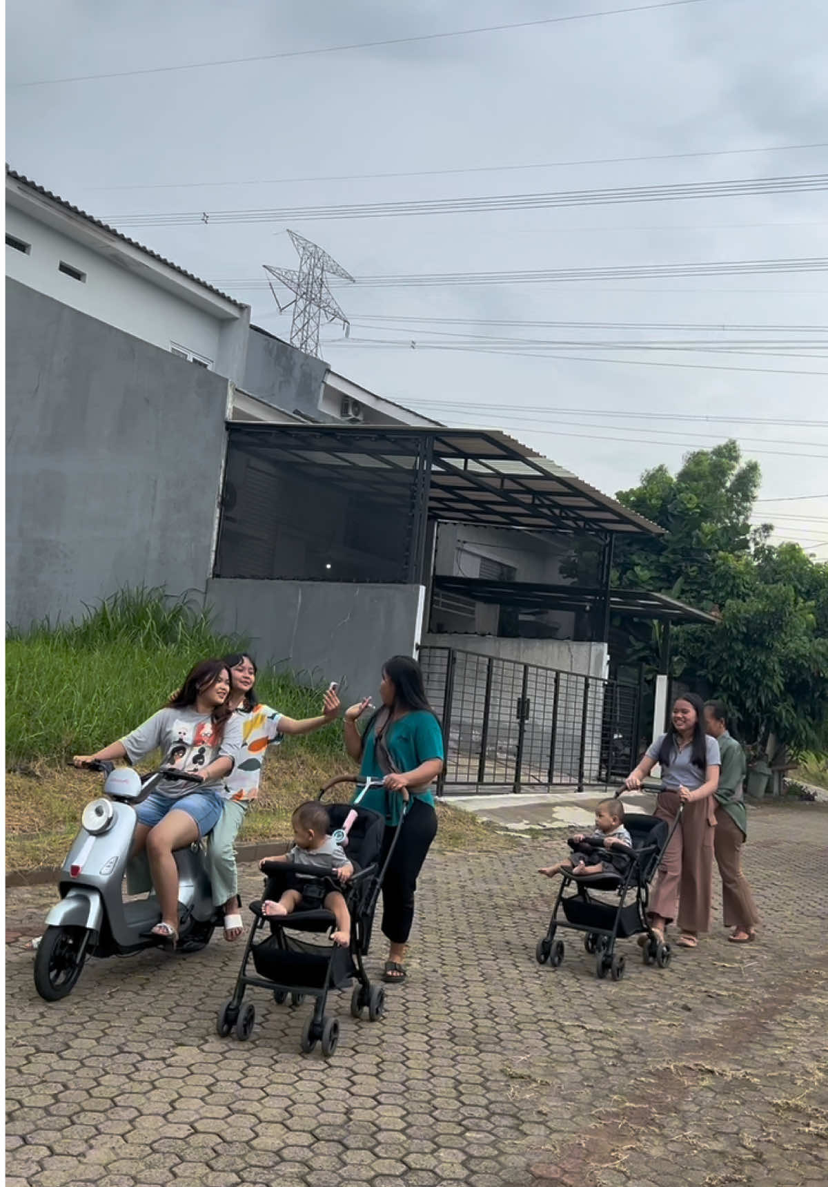 Sore-sore cari angin🍃