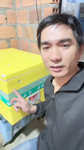 Ngày thứ 15 ấp trứng rutin mình cho ngừng đảo trứng nha,bắt đầu chờ gà nở nha!anh em mua máy ấp trứng ở giỏ hàng nha!#anh2bi #gà_rutin #gà_dep #trứng_gà_rutin #máy_ấp_trứng 