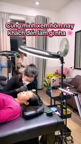 Một ngày làm việc mày môi nhũ 😍#MôiHồngĐào #MàuMôiĐẹpTựNhiên #phunmoiximuoi #reviewphunmoi 