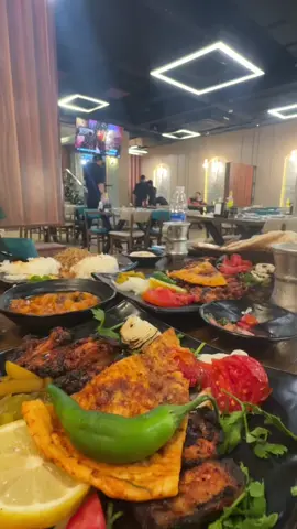 لاتراهن على مكانتك في قلب احد ، احمي نفسك من عناء التوقعات ، وحافظ على قبلك من أوجاع الخيبات ، وتا كد انهم عابرون حتى وان طالت مدة اقامتهم#شارع_الطابو__مطعم_خطار #عباراتكم_الفخمه📿📌 #تصويري_احترافي_الاجواء👌🏻🕊😴 