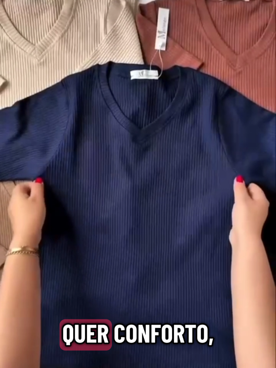 👚 Kit 3 T-Shirts Femininas – Gola V, tecido canelado e mangas confortáveis. Estilo e praticidade em um só kit! ✨ #ModaFeminina #TshirtFeminina #LookCasual #Estilo #BlusaCanelada 